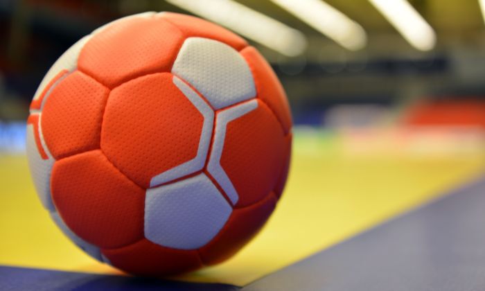 Handball ist schon seit ihrer Kindheit die Leidenschaft der Trainerinnen Pia und Johanna. © imagean/Getty Images Signature